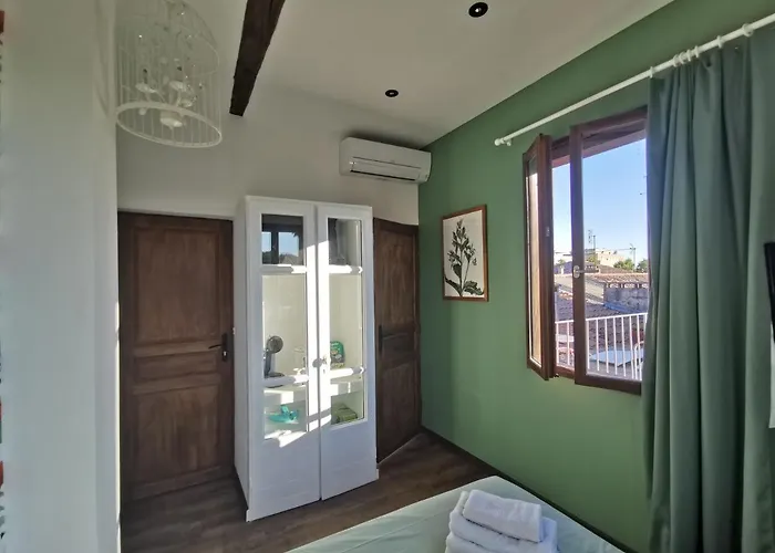 La Terrasse Suspendue Des Arenes - Nuit A Nîmes