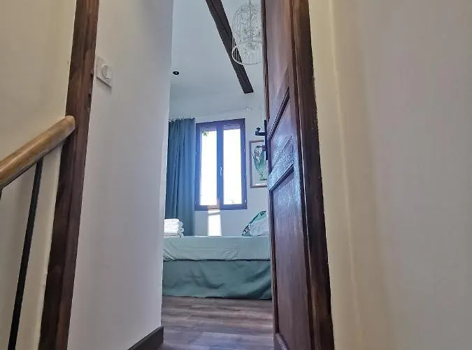 La Terrasse Suspendue Des Arenes - Nuit A Nîmes