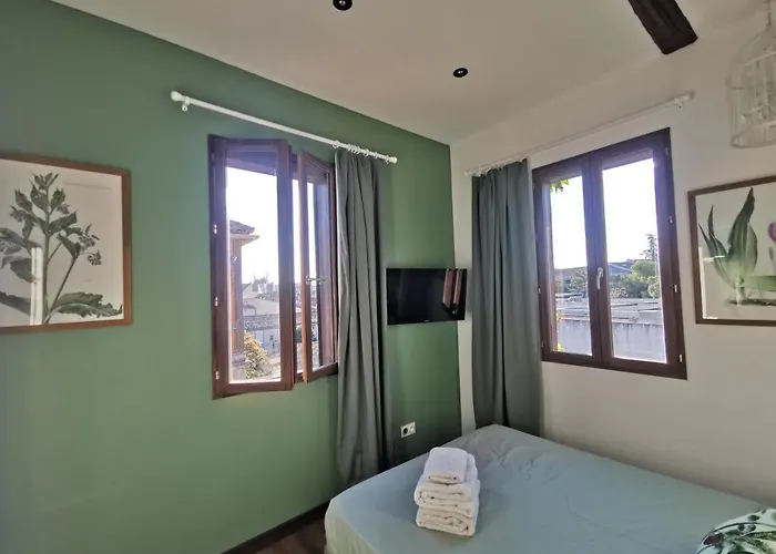 La Terrasse Suspendue Des Arenes - Nuit A