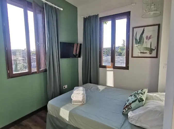 La Terrasse Suspendue Des Arenes - Nuit A Apartment Nîmes