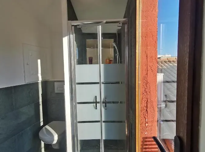 La Terrasse Suspendue Des Arenes - Nuit A Nimes