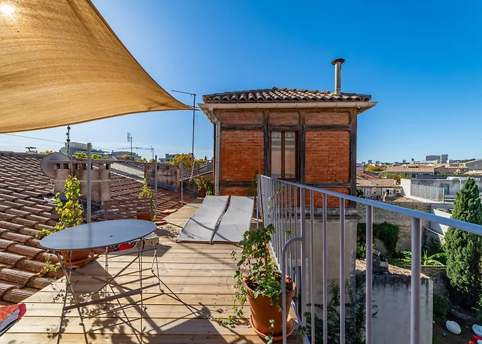 La Terrasse Suspendue Des Arenes - Nuit A Nîmes
